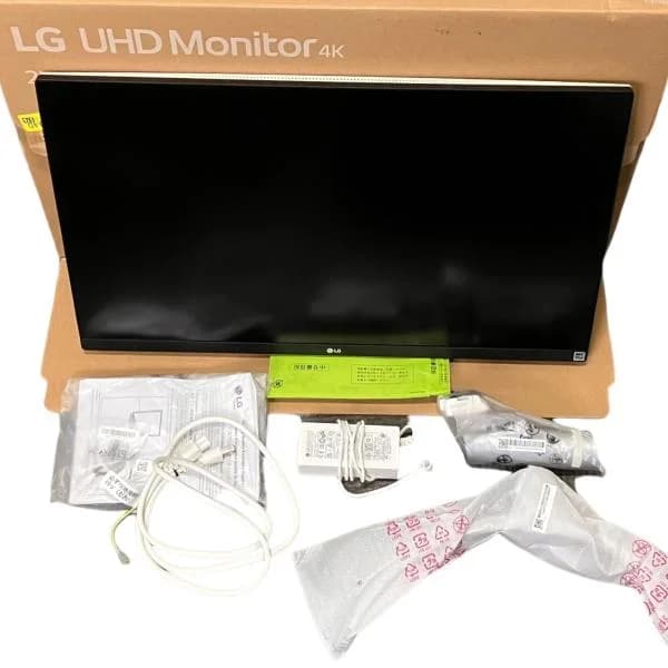 ■LG 27UP600-W 27インチ 4K UHD モニター IPS 非光沢 HDMI DisplayPort対応 動作確認済 付属品あり2444550