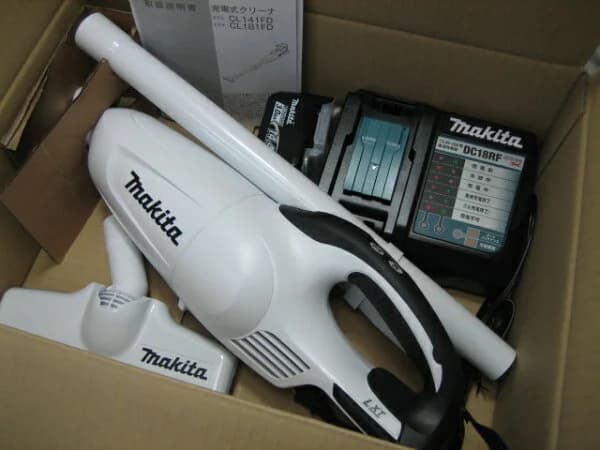 《特価　オリジナルセット 14.4V/3.0Ah》マキタ 充電式クリーナ CL141FDRFW O (白) 14.4V(3.0Ah)オリジナルセット カプセル式 当店オリジナル 本体のみ(CL141FDZW)+充電器(DC18RF)+バッテリー(BL1430B) 1年保証付