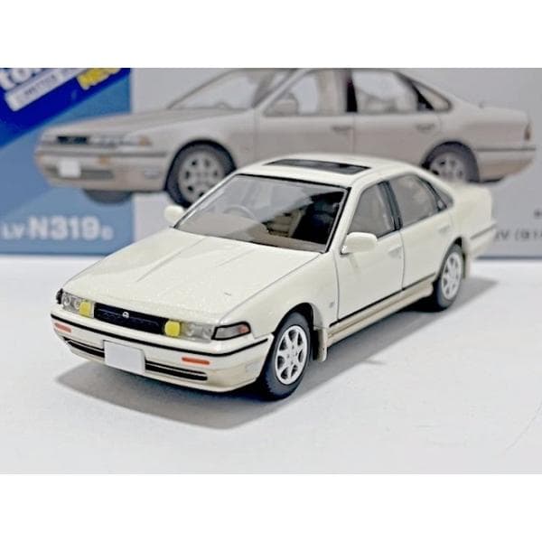 日産 セフィーロ タウンライドSV（白／ベージュ）91年式 LV-N319c【トミーテック社1/64ミニカー】【トミカの時】